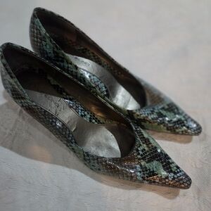 Bandolino Green and Brown Snakeskin Heels